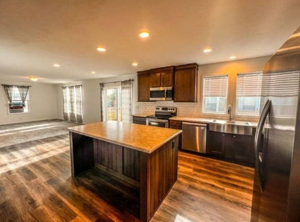 1090 E Park Street, Gardner, KS 66030