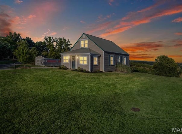 1148 Ridge Road, Golden Eagle, IL 62036