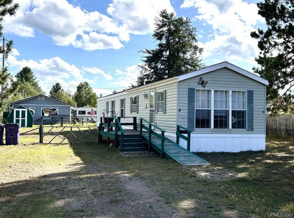 93 E Sands Street, Gwinn, MI 49841