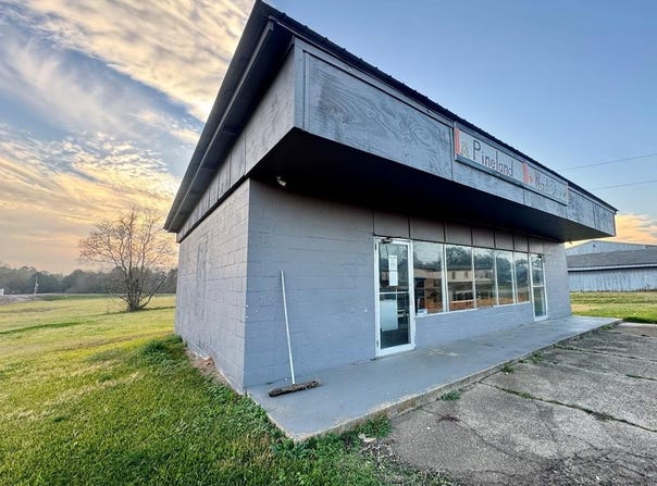 180 E Yaupon St, Pineland, TX 75968