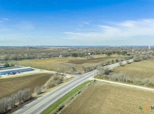 600 River Road, Martindale, TX 78655