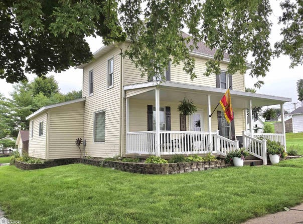 301 4th Avenue, Dedham, IA 51440