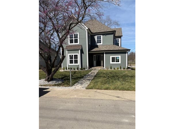 406 E Forest Street, Harrisonville, MO 64701