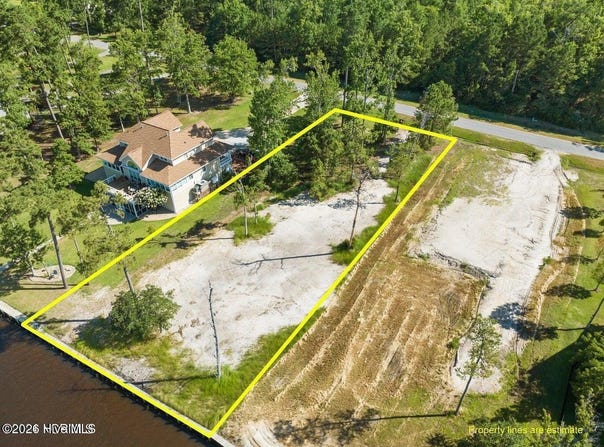 14 E Dowry Creek E, Belhaven, NC 27810