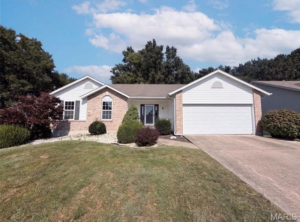 2827 Bromley Drive, O'Fallon, MO 63368