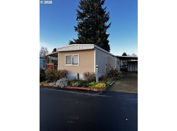 1400 CANDLELIGHT Dr, Eugene, OR 97402
