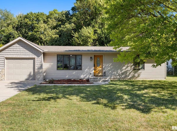 125 WILDWOOD Court, East Peoria, IL 61611
