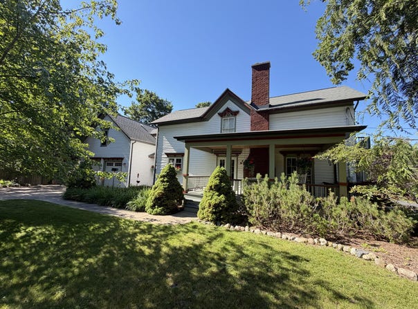 34 S Spring Street, Douglas, MI 49406