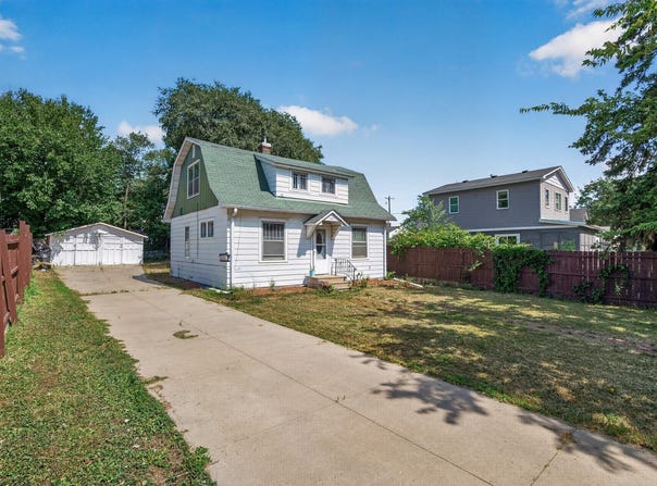 569 Hatch Avenue, Saint Paul, MN 55117
