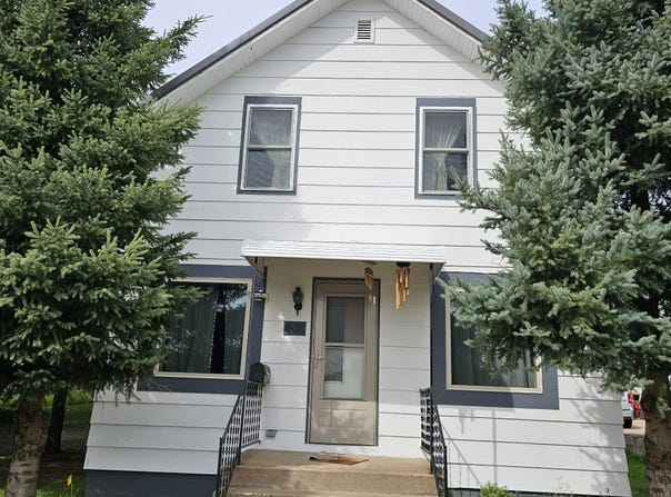 408 E Street, Iron Mountain, MI 49801