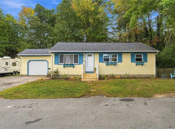 6 Sand Street, Coventry, RI 02816