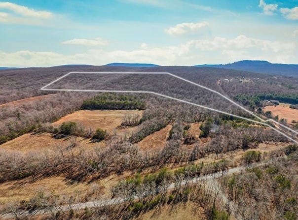 Hebbertsburg Rd, Crab Orchard, TN 37723