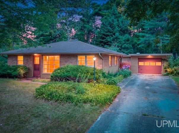 5328 12th Road, Escanaba, MI 49829