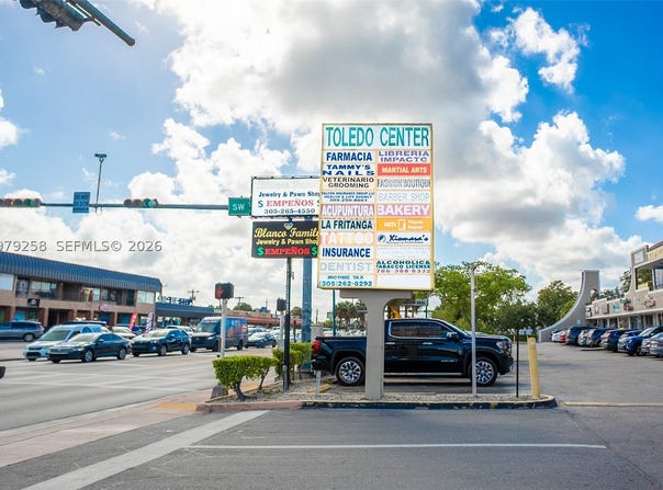 7159 SW 8 st, Miami, FL 33144