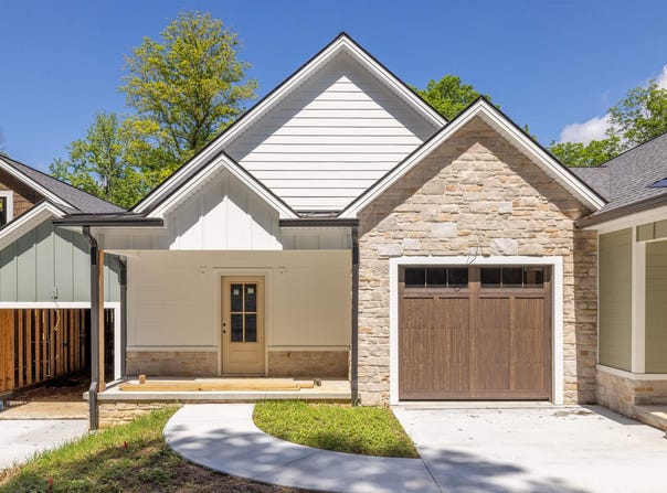 1146 Eagle Rest Dr., Grand Rivers, KY 42045