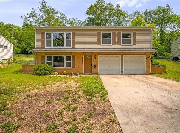 9929 Harrison Street, Kansas City, MO 64131