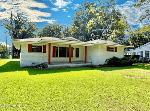 207 N Bennett Street, Crystal Springs, MS 39059