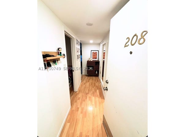 1020 Meridian Ave, Miami Beach, FL 33139
