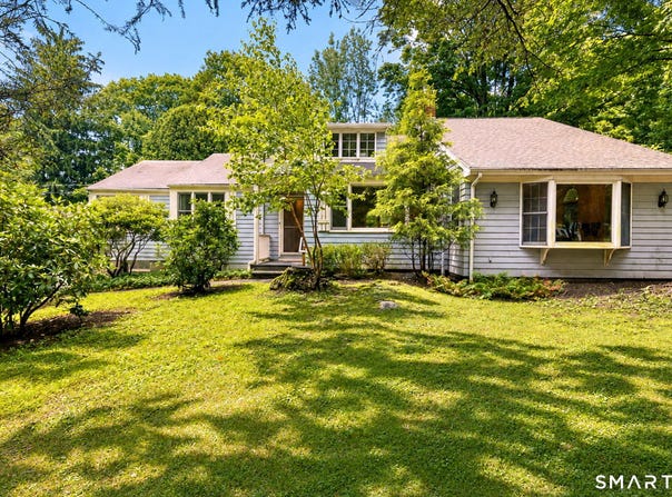 692 Elm Street, Monroe, CT 06468