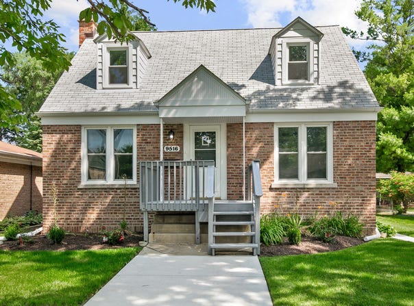 9516 Jackson Avenue, Brookfield, IL 60513