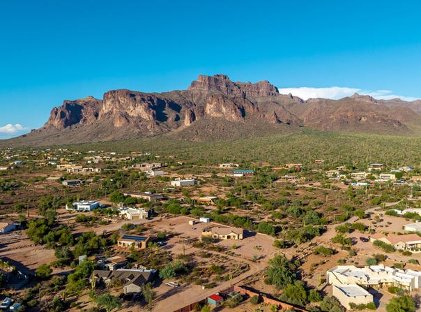 5674 E 3RD Avenue, Apache Junction, AZ 85119