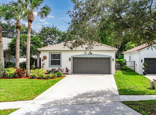 196 Seminole Lakes Drive, Royal Palm Beach, FL 33411