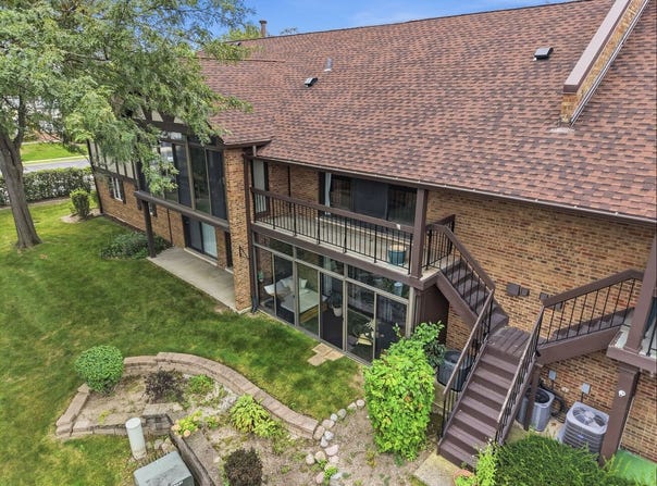 6157 Willowhill Road, Willowbrook, IL 60527