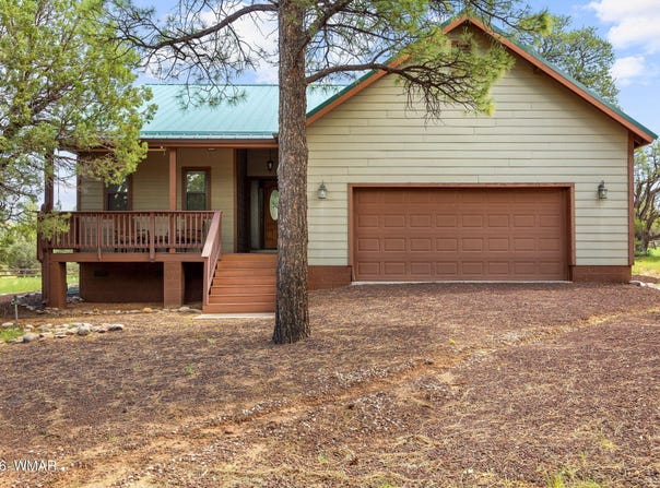 2242 Grizzly Drive, Overgaard, AZ 85933