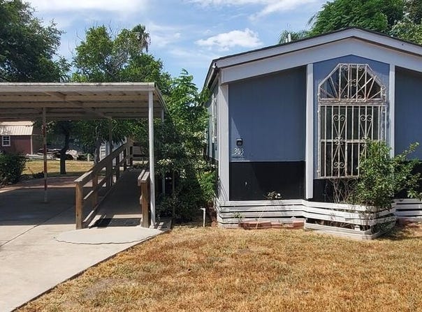 303 MORRISON AVE, COMBES, TX 78552