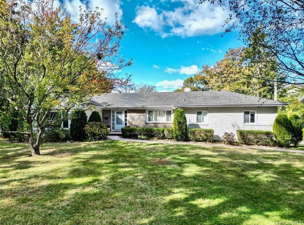24 Hemlock Drive, Great Neck, NY 11024
