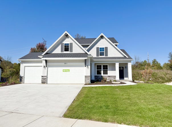 5911 Valley Point Drive SE, Caledonia, MI 49316