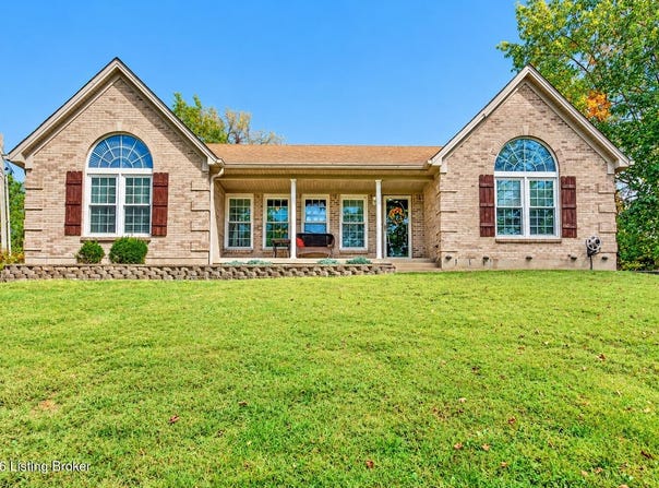 4038 E Doe Valley Pkwy, Brandenburg, KY 40108