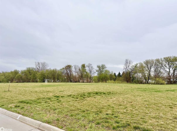 4th Street NE, Britt, IA 50423