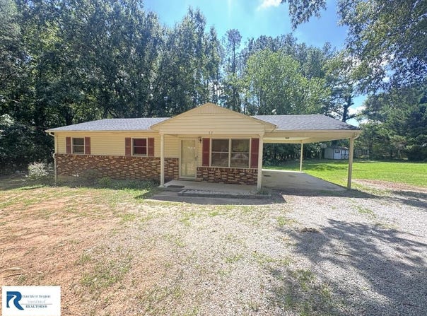 17 LYNN ST, Chatham, VA 24531