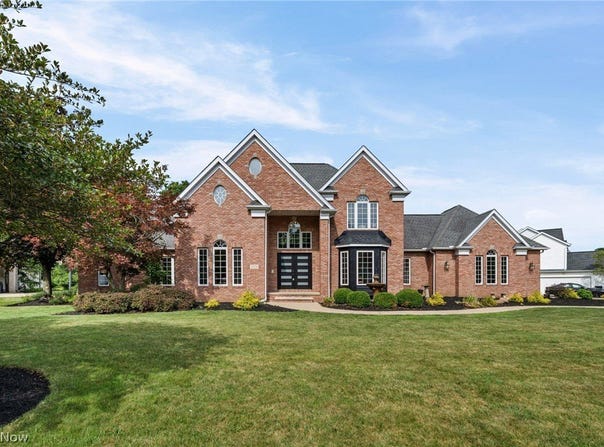 1014 Orchard Lane, Broadview Heights, OH 44147