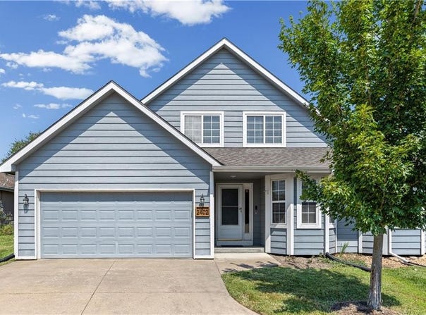 2402 E 27th Terrace, Lawrence, KS 66046