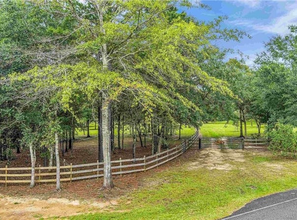 Mosley Road, Stapleton, AL 36578