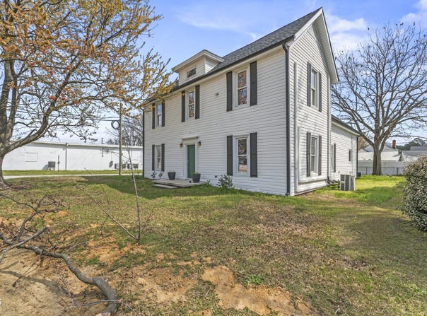 141 S Broad Street E, Angier, NC 27501