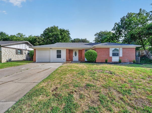 301 E Fuller Drive, Euless, TX 76039