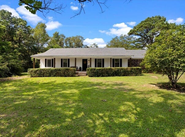 91 County Road 23, Laurel, MS 39443