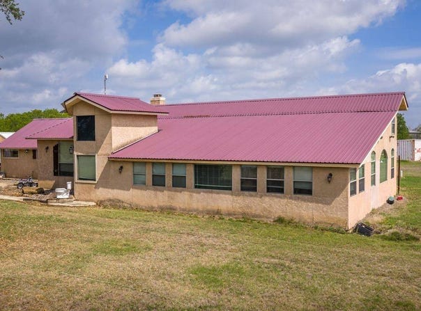 1226 Highway 80, Luling, TX 78648