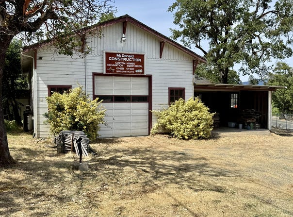 2693 Pleasant Valley Road, Merlin, OR 97532