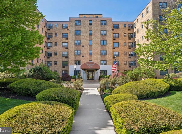346 E LANCASTER Avenue, WYNNEWOOD, PA 19096
