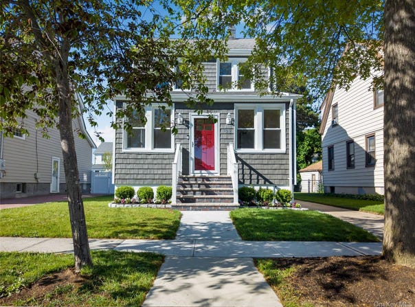 123 E Maple Street, Valley Stream, NY 11580