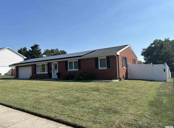206 Massey Lane, Jacksonville, IL 62650