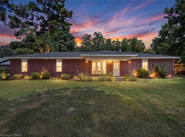 1100 W Main ST, Lavaca, AR 72941