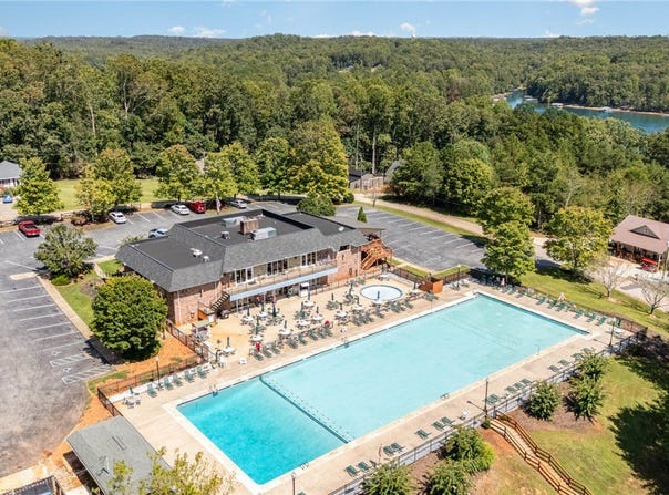 707 Trailwinds Drive, Westminster, SC 29693