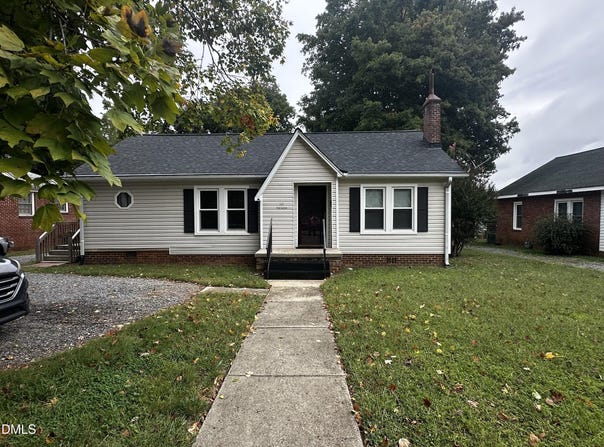 111 W Summit Avenue, Burlington, NC 27215