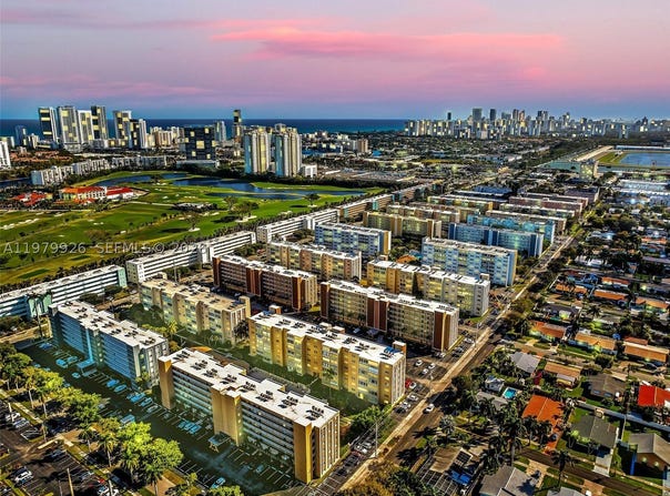 610 NE 12th Ave, Hallandale Beach, FL 33009