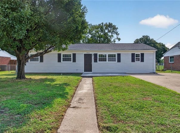 1922 Beall Drive, Hampton, VA 23663